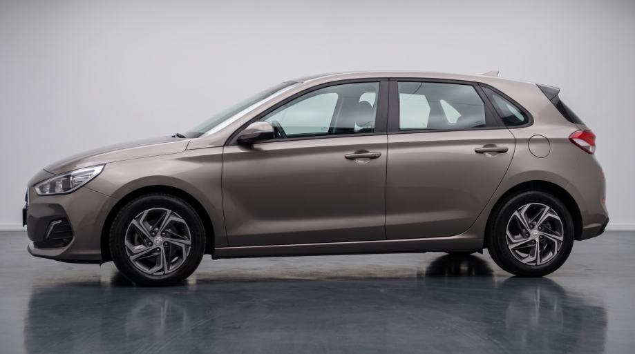 Hyundai i30 STYLE SAMO 47000 KM KAO NOV!!!, fotografija 4
