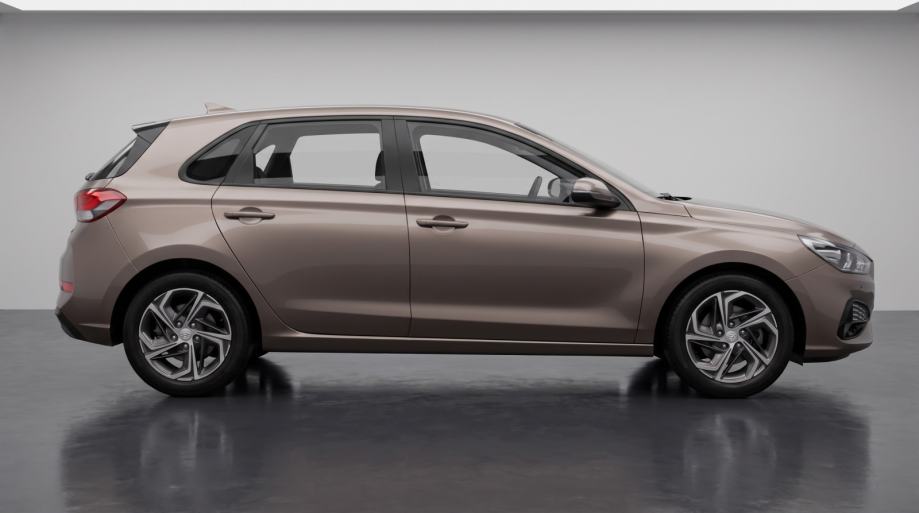 Hyundai i30 STYLE SAMO 47000 KM KAO NOV!!!, fotografija 5