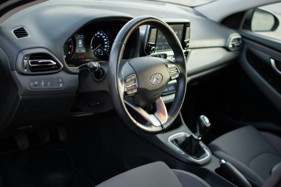 Hyundai i30 STYLE SAMO 47000 KM KAO NOV!!!, fotografija 10