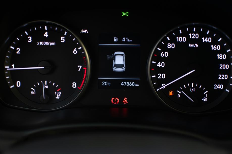 Hyundai i30 STYLE SAMO 47000 KM KAO NOV!!!, fotografija 15