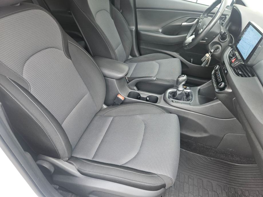 Hyundai i30 SW 1.4+LPG,97000 km,HR AUTO,GARANCJA 24 MJESECA!, fotografija 8