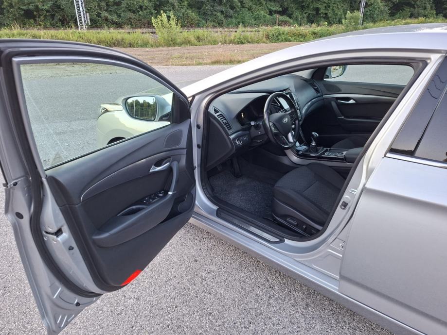 HYUNDAI I40 1,6 CRDI, HR VOZILO, fotografija 10