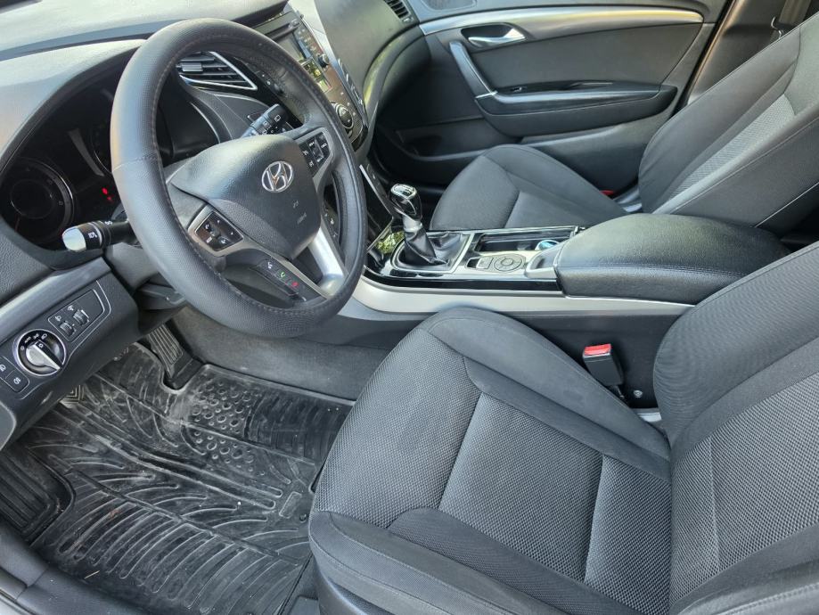 Hyundai i40 CW 1,7 CRDi //DIG.KLIMA//XENON//ALU//REG 06/27//, fotografija 10