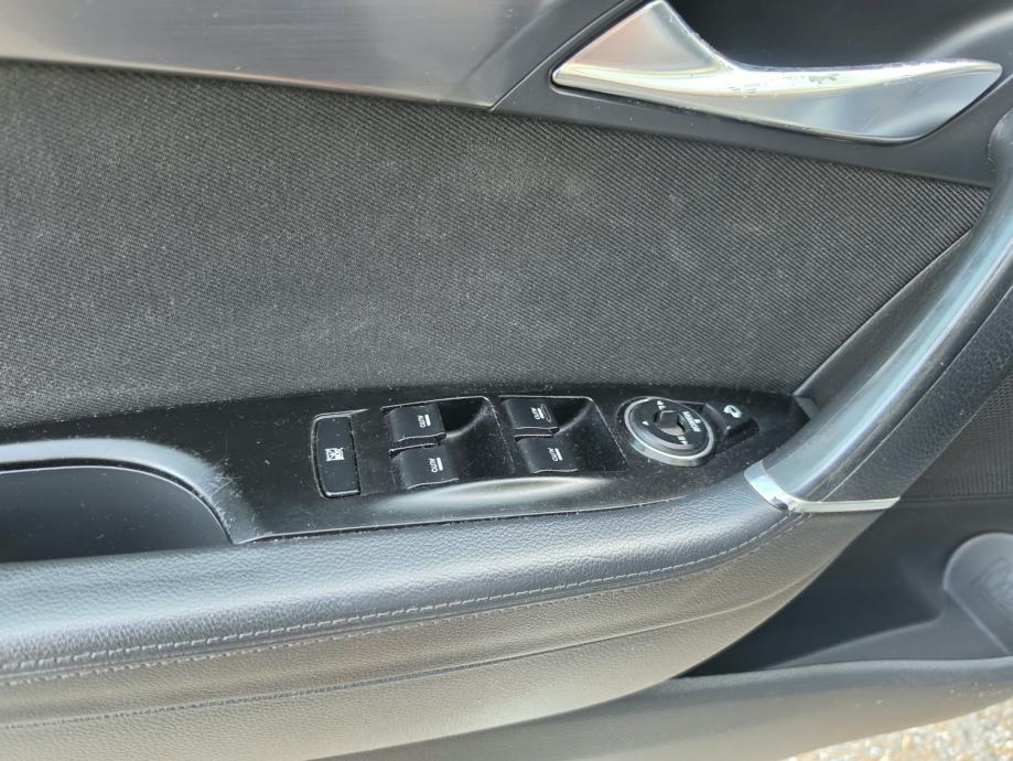 Hyundai i40 CW 1,7 CRDi //DIG.KLIMA//XENON//ALU//REG 06/27//, fotografija 17
