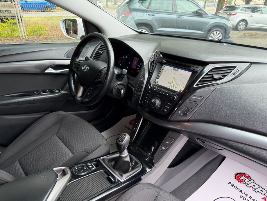 Hyundai i40 1,7 CRDi REG:03/2027 - NAVI - KLIMA - AUTOKREDIT, fotografija 17
