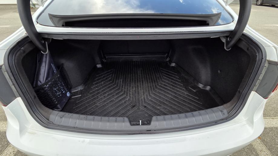 Hyundai i40 1,7, fotografija 10