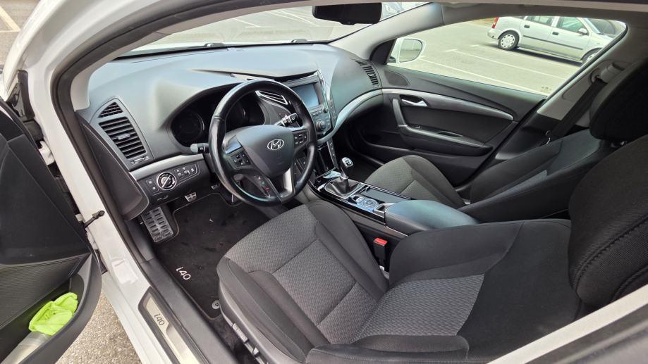 Hyundai i40 1,7, fotografija 14