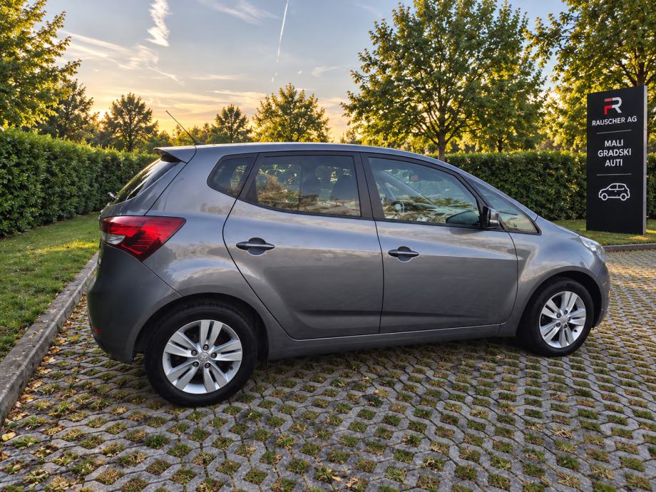 Hyundai ix20 1.6 CRDi - JESENSKI TJEDNI BON- LIMITED EDITION: PANORAMA, fotografija 3