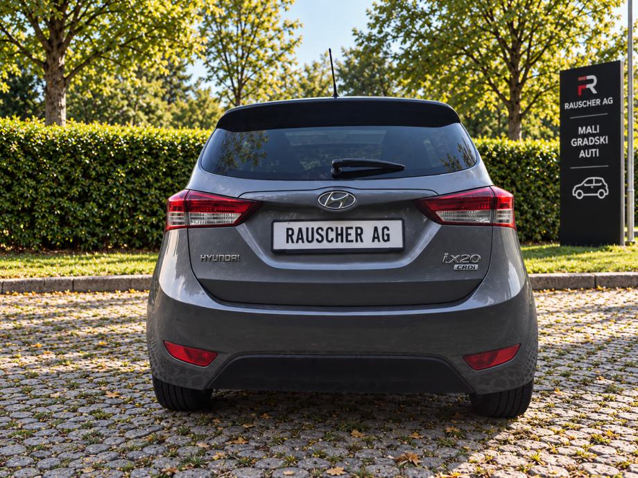 Hyundai ix20 1.6 CRDi - JESENSKI TJEDNI BON- LIMITED EDITION: PANORAMA, fotografija 7