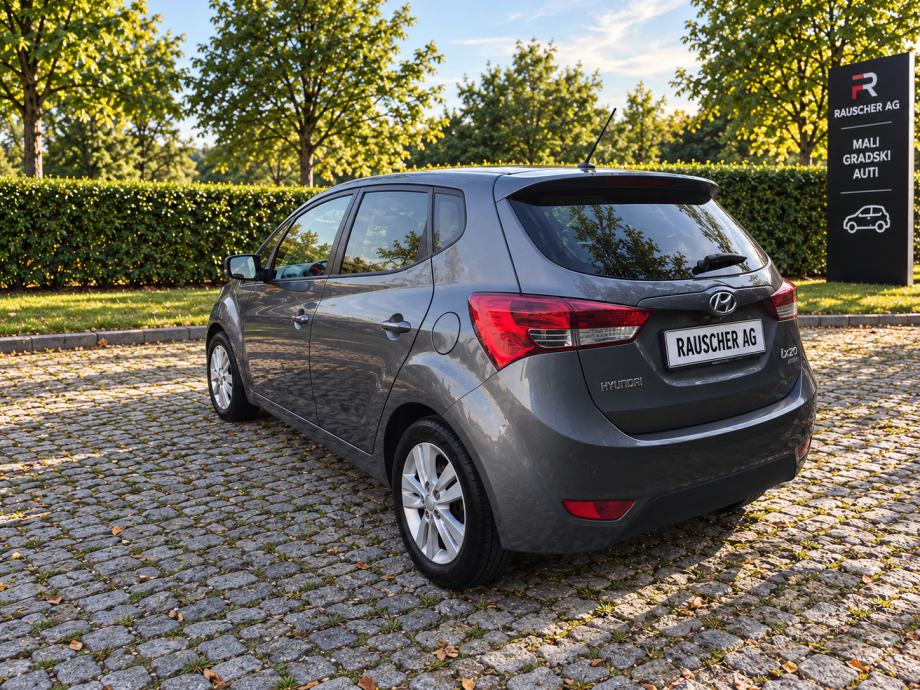 Hyundai ix20 1.6 CRDi - JESENSKI TJEDNI BON- LIMITED EDITION: PANORAMA, fotografija 5