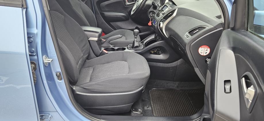 Hyundai ix35 1,6 GDI BENZIN HR VOZILO, fotografija 13