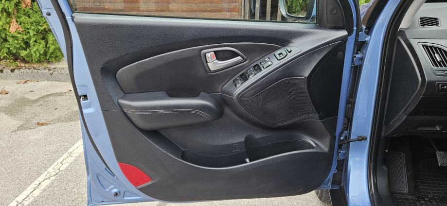 Hyundai ix35 1,6 GDI BENZIN HR VOZILO, fotografija 14
