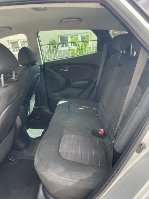 Hyundai ix35 1.7 CRDi (2015.) – Reg. 04/2027, ovlašteni servis, fotografija 6
