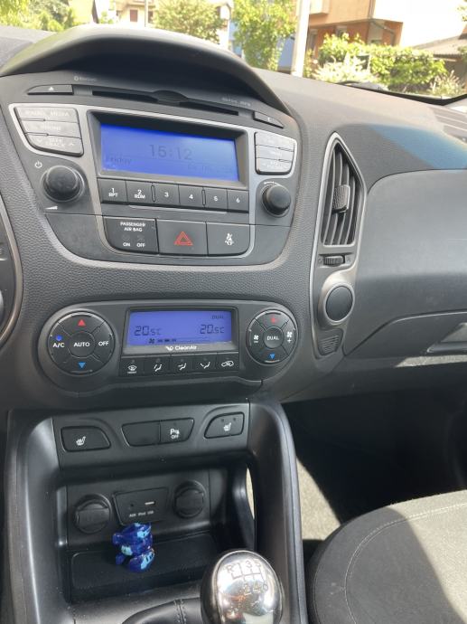 Hyundai ix35 1.7 CRDi (2015.) – Reg. 04/2027, ovlašteni servis, fotografija 9