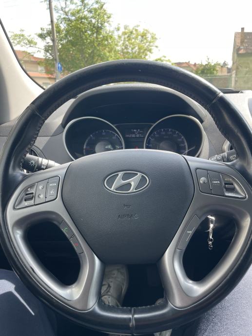 Hyundai ix35 1.7 CRDi (2015.) – Reg. 04/2027, ovlašteni servis, fotografija 11