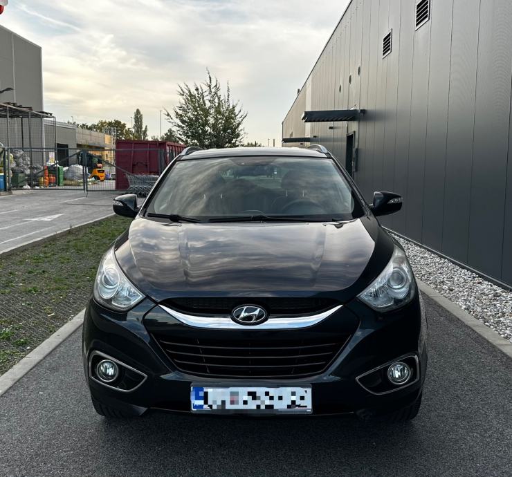Hyundai ix35 2,0 GLS 4WD Automatik*Hr.Auto*Kamera*Koža*Odlično stanje*, fotografija 2