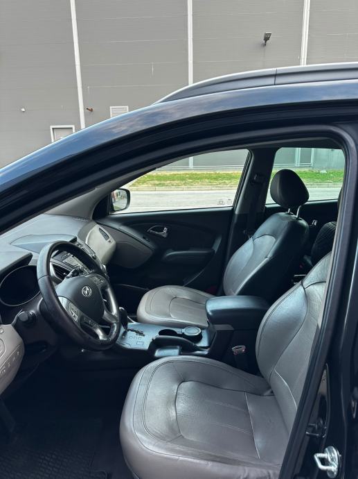 Hyundai ix35 2,0 GLS 4WD Automatik*Hr.Auto*Kamera*Koža*Odlično stanje*, fotografija 10