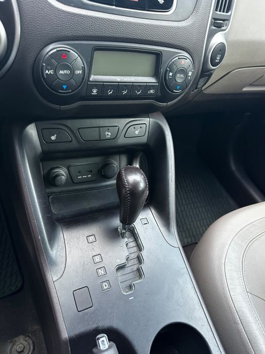 Hyundai ix35 2,0 GLS 4WD Automatik*Hr.Auto*Kamera*Koža*Odlično stanje*, fotografija 13