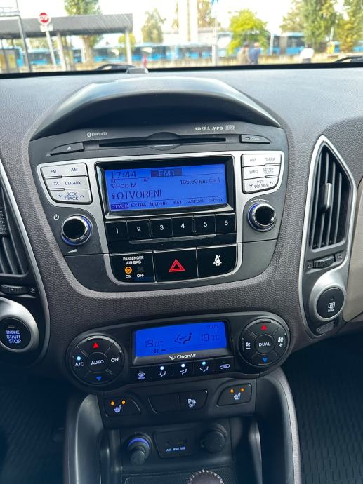 Hyundai ix35 2,0 GLS 4WD Automatik*Hr.Auto*Kamera*Koža*Odlično stanje*, fotografija 14
