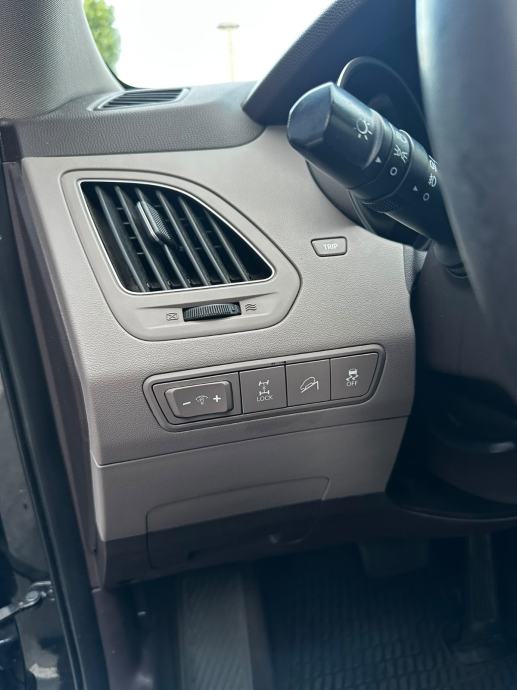 Hyundai ix35 2,0 GLS 4WD Automatik*Hr.Auto*Kamera*Koža*Odlično stanje*, fotografija 16