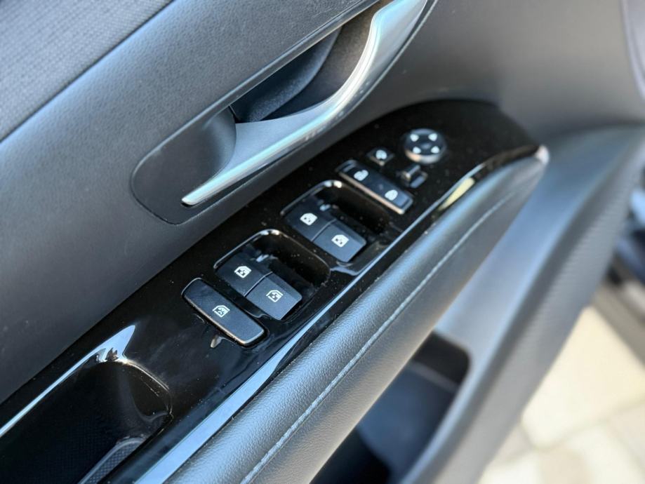 Hyundai Tucson 1,6 CRDi 48V Automatik Kamera Full Led Servisna Jamstvo, fotografija 17