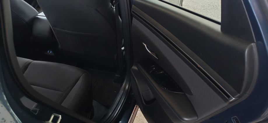 Hyundai Tucson 1,6 CRDi automatik Full Led Servisna Jamstvo TOP STANJE, fotografija 19