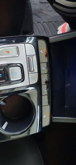 Hyundai Tucson 1,6 CRDi automatik Full Led Servisna Jamstvo TOP STANJE, fotografija 13