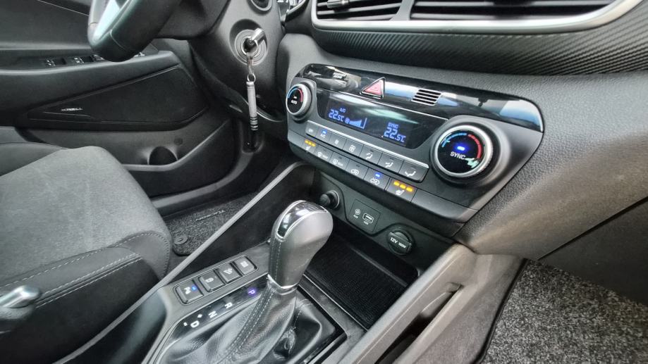 Hyundai Tucson 1,6 CRDi automatik STYLE - 1.VLASNIK - NIJE UVOZ -, fotografija 14