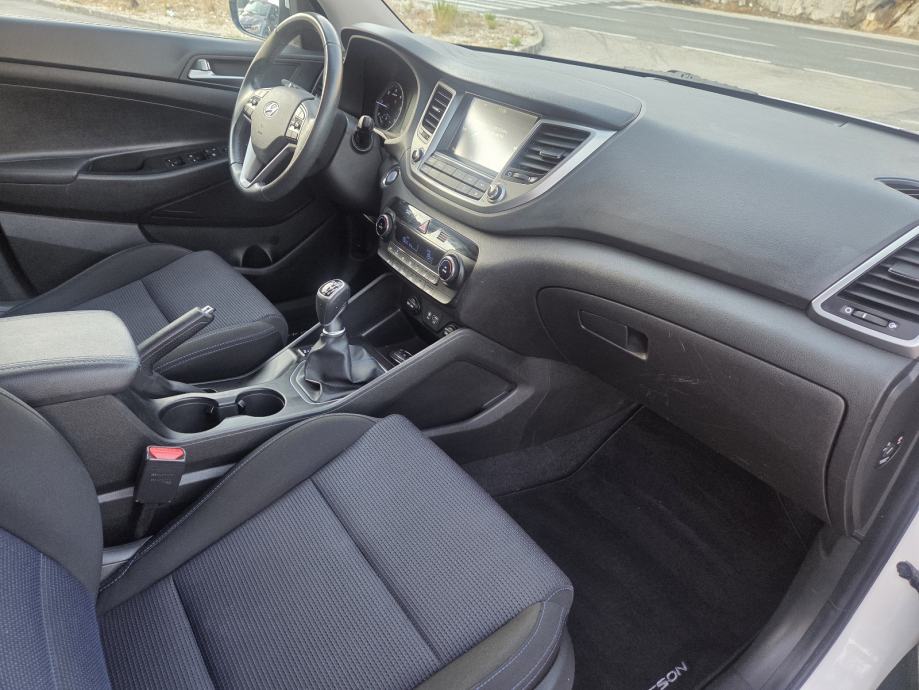 Hyundai Tucson 1,7 CRDi 2018 ** JAMSTVO !!, fotografija 14