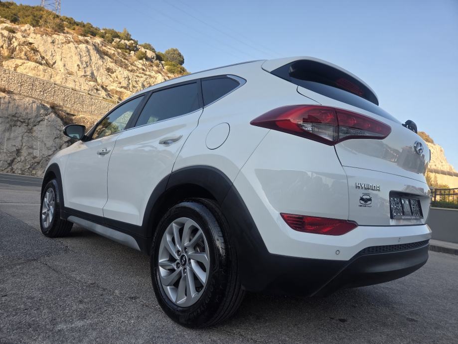 Hyundai Tucson 1,7 CRDi 2018 ** JAMSTVO !!, fotografija 8