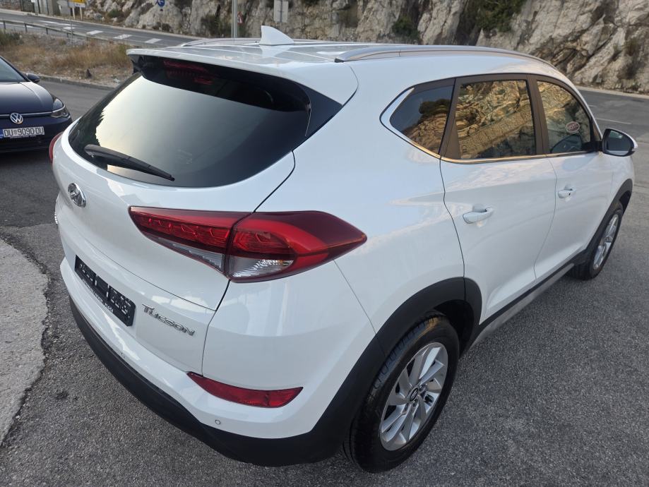 Hyundai Tucson 1,7 CRDi 2018 ** JAMSTVO !!, fotografija 5