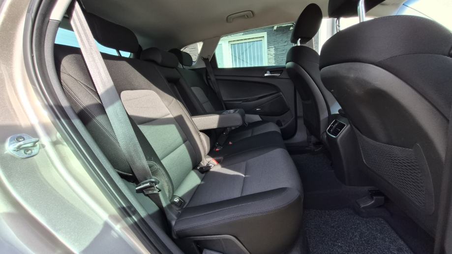 Hyundai Tucson 1,6 CRDi STYLE - 1.VLASNIK - NIJE UVOZ -, fotografija 16