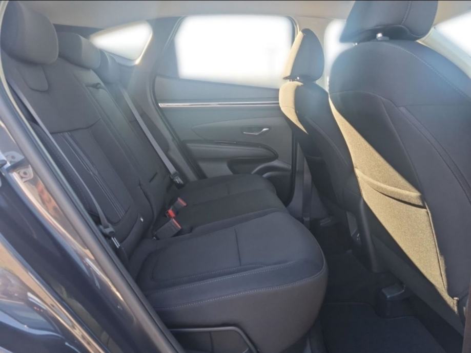 Hyundai Tucson 1,6 GDI 46TKM,SERV.,NAVI.,LED,ALU.,PDC,KAM.,VIRT.,TREND, fotografija 18