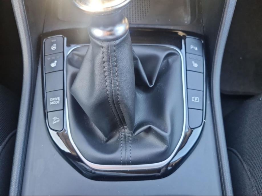 Hyundai Tucson 1,6 GDI 46TKM,SERV.,NAVI.,LED,ALU.,PDC,KAM.,VIRT.,TREND, fotografija 17