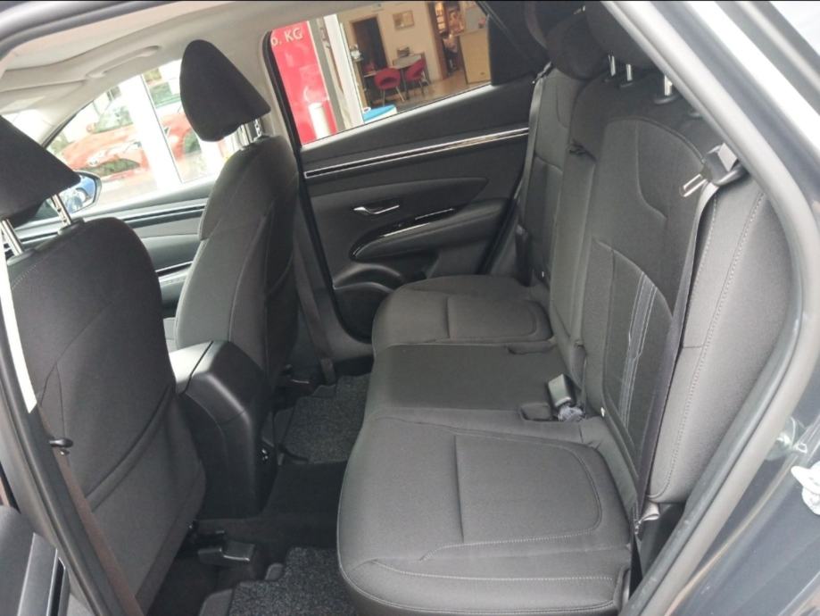 Hyundai Tucson 1,6 GDI 63TKM,SERV.,NAVI.,LED,ALU.,PDC,KAM.,VIRT.,TREND, fotografija 17