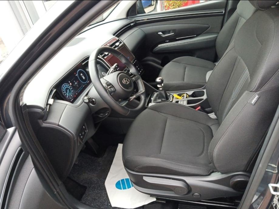 Hyundai Tucson 1,6 GDI 63TKM,SERV.,NAVI.,LED,ALU.,PDC,KAM.,VIRT.,TREND, fotografija 13