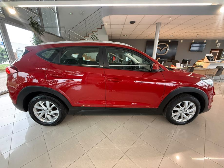 Hyundai Tucson 1,6 T-GDI NAVI KAMERA TOP STANJE, fotografija 8