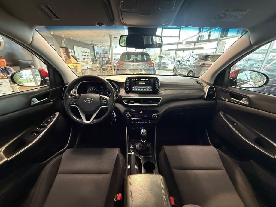 Hyundai Tucson 1,6 T-GDI NAVI KAMERA TOP STANJE, fotografija 9