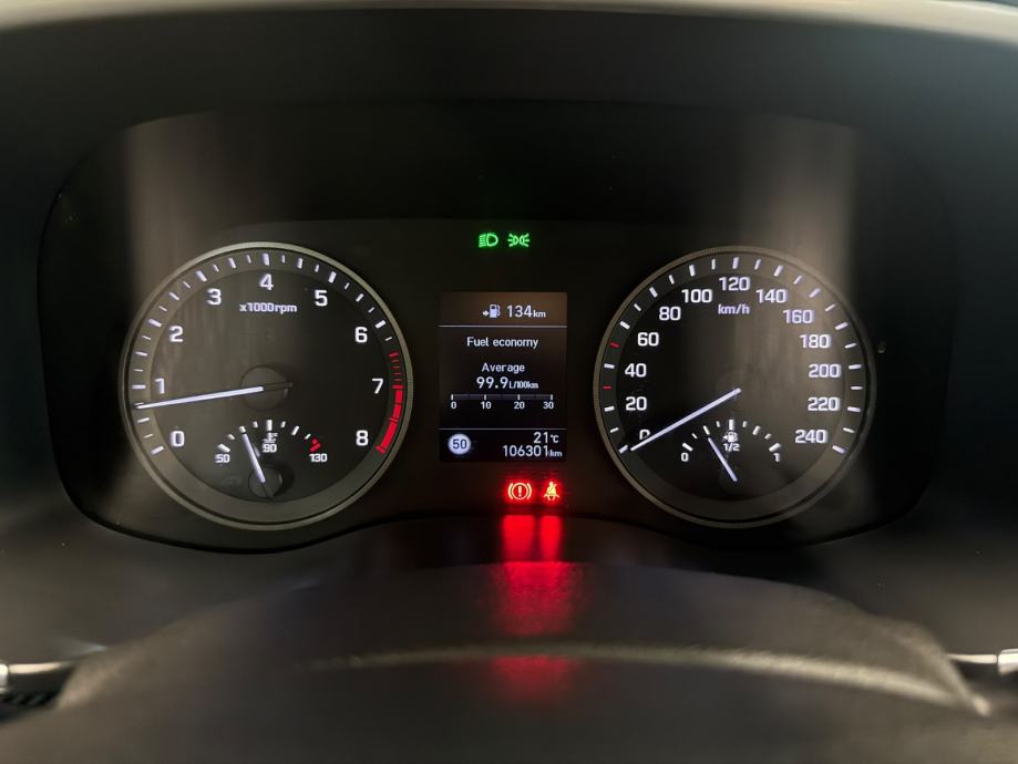 Hyundai Tucson 1,6 T-GDI NAVI KAMERA TOP STANJE, fotografija 14