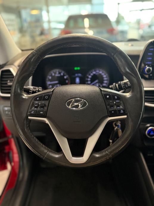 Hyundai Tucson 1,6 T-GDI NAVI KAMERA TOP STANJE, fotografija 17