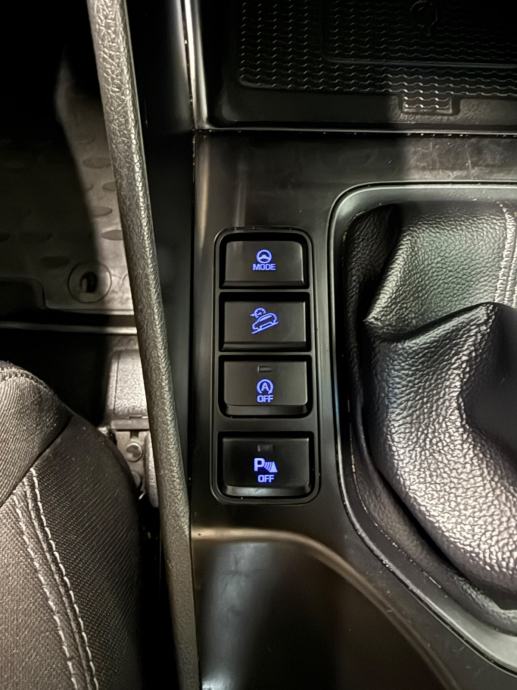 Hyundai Tucson 1,6 T-GDI NAVI KAMERA TOP STANJE, fotografija 16