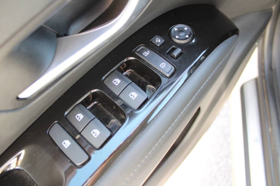Hyundai Tucson 1.6T AUTOMATIK, fotografija 19