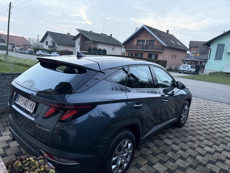 Hyundai Tucson 1,6T registriran do 7/27, fotografija 4
