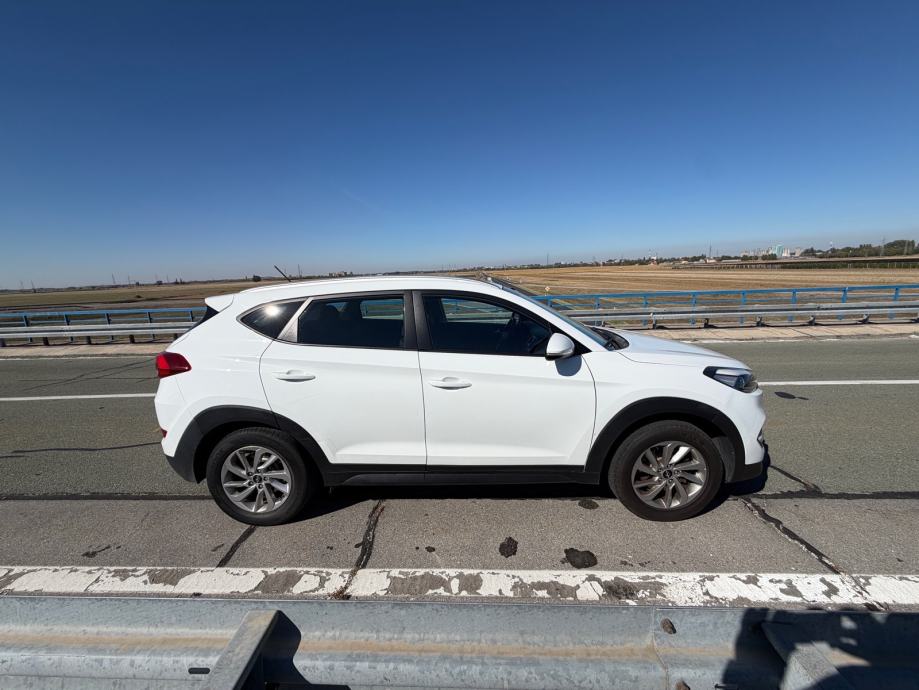 Hyundai Tucson 1.7 CRDI 2015., fotografija 2