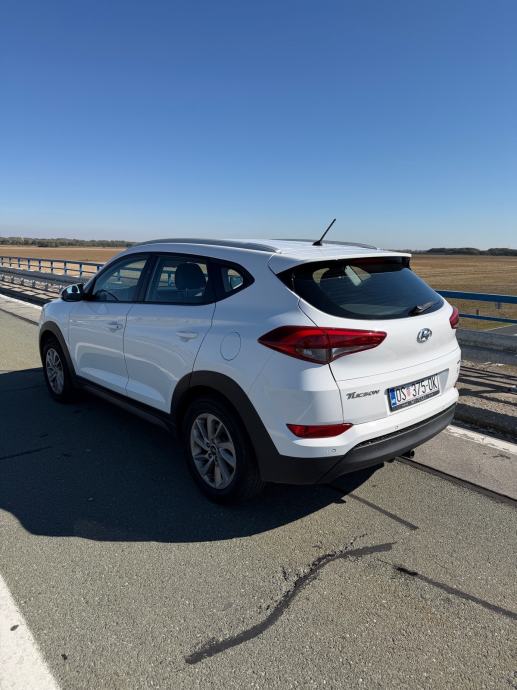 Hyundai Tucson 1.7 CRDI 2015., fotografija 3