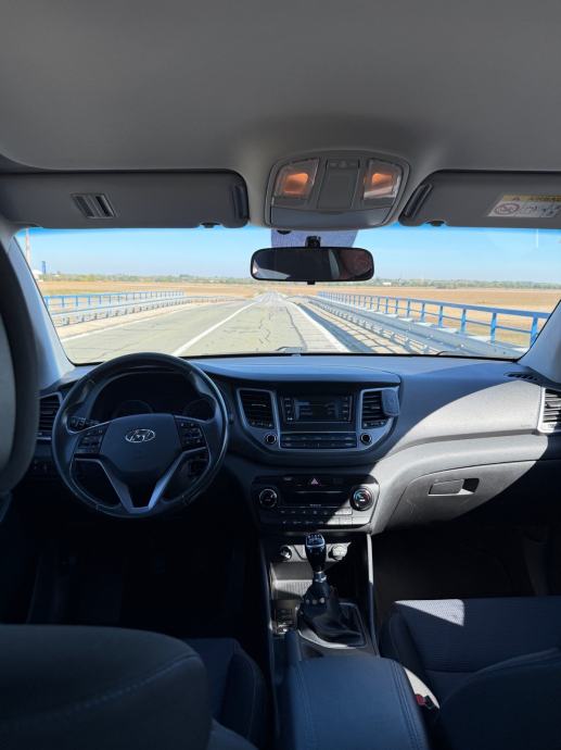 Hyundai Tucson 1.7 CRDI 2015., fotografija 12