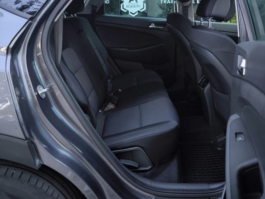 HYUNDAI TUCSON 1.7 CRDi AUTOMATIK// REGISTRAN GODINU DANA//, fotografija 19
