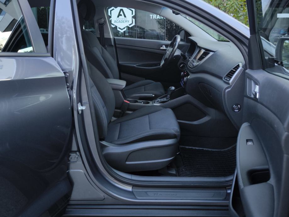 HYUNDAI TUCSON 1.7 CRDi AUTOMATIK// REGISTRAN GODINU DANA//, fotografija 18