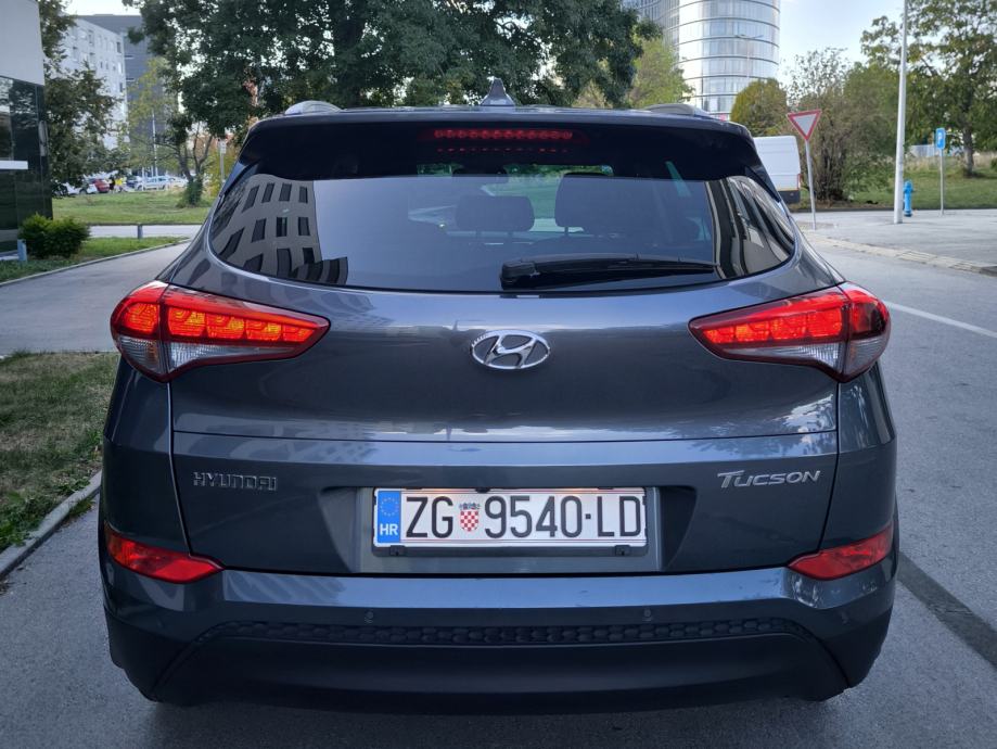 HYUNDAI TUCSON 1.7 CRDi AUTOMATIK// REGISTRAN GODINU DANA//, fotografija 12