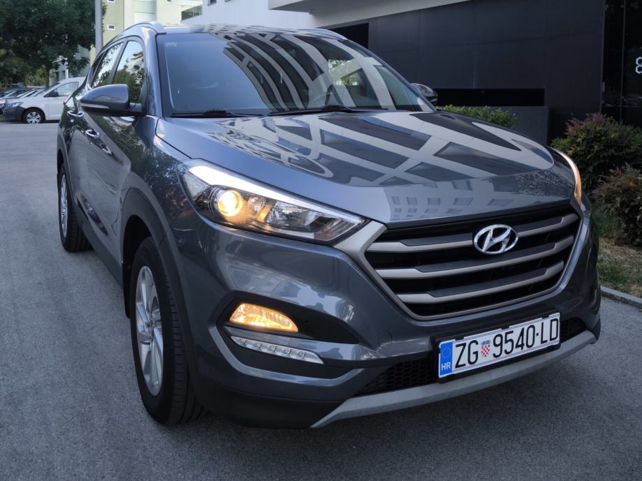 HYUNDAI TUCSON 1.7 CRDi AUTOMATIK// REGISTRAN GODINU DANA//, fotografija 5